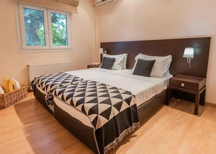 Villa Hera's With Private Pool And Lush Garden *