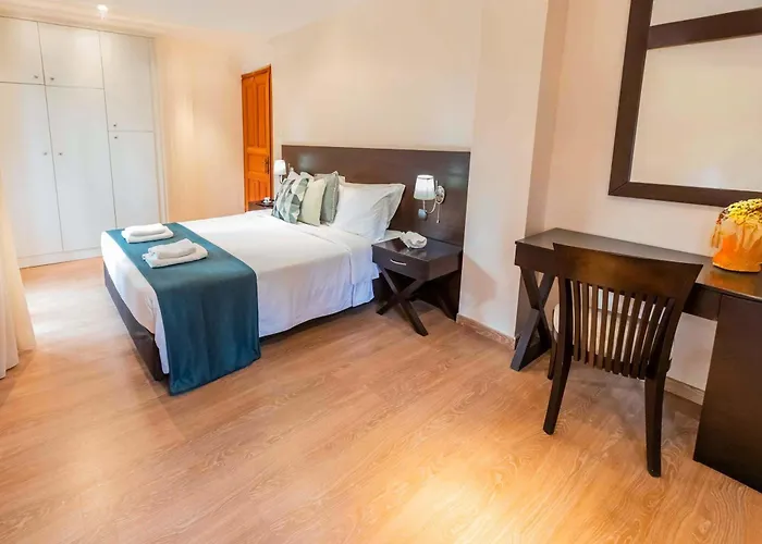 Hera's With Private Pool And Lush Garden *