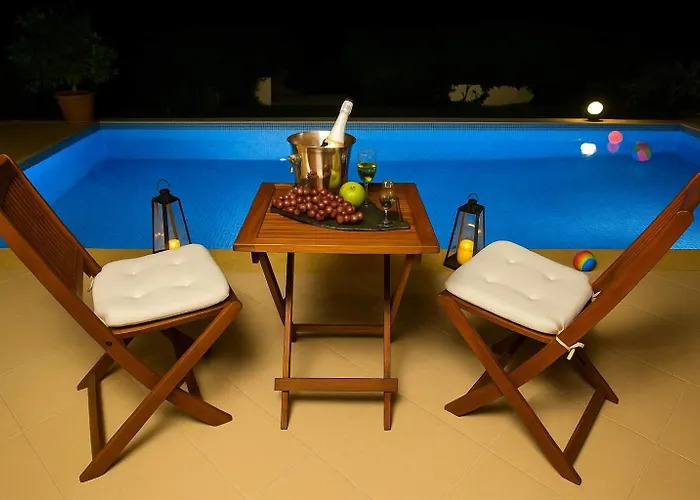 Hera's With Private Pool And Lush Garden Villa *