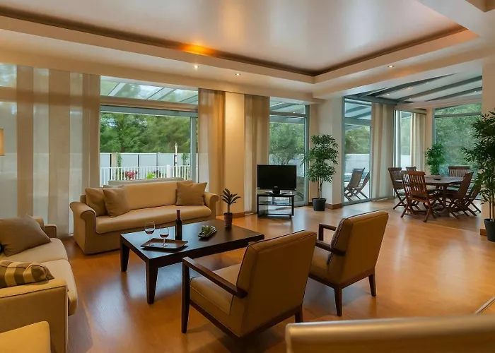 Villa Hera's With Private Pool And Lush Garden Sani (Chalkidiki)