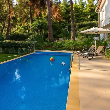 Hera's With Private Pool And Lush Garden *