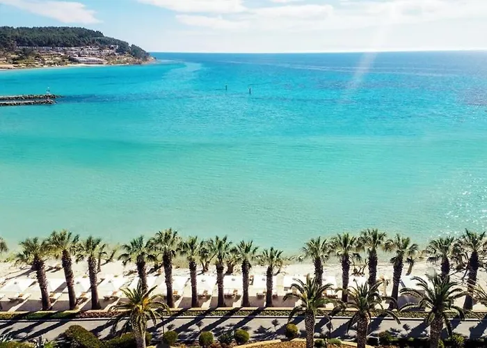 Hera's With Private Pool And Lush Garden Sani (Chalkidiki)