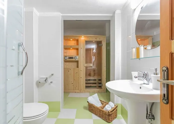 Hera's With Private Pool And Lush Garden Villa *